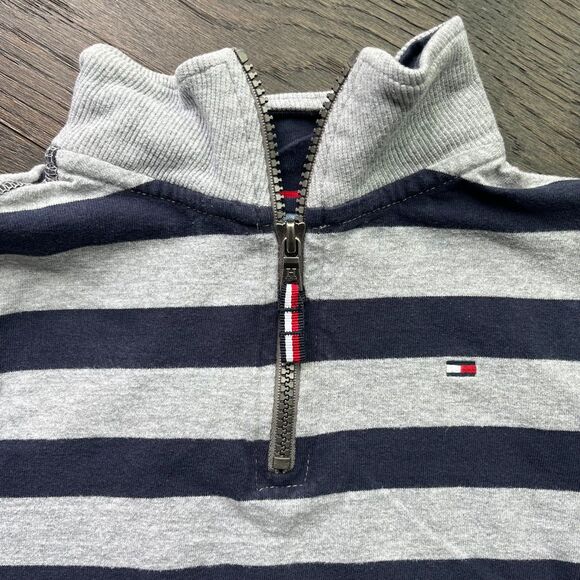 Tommy Hilfiger 1/4 Zip Pullover, Boys size 5 - Picture 3 of 5